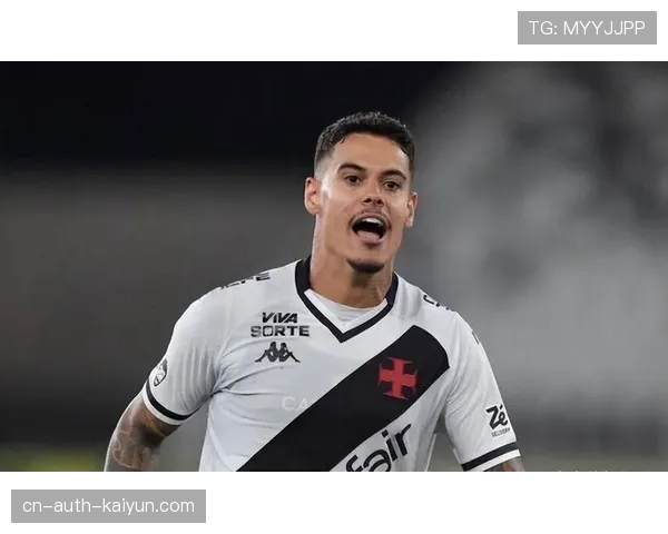 泰山佩德罗阿尔瓦罗搭档中卫，外援中卫组合保持稳定